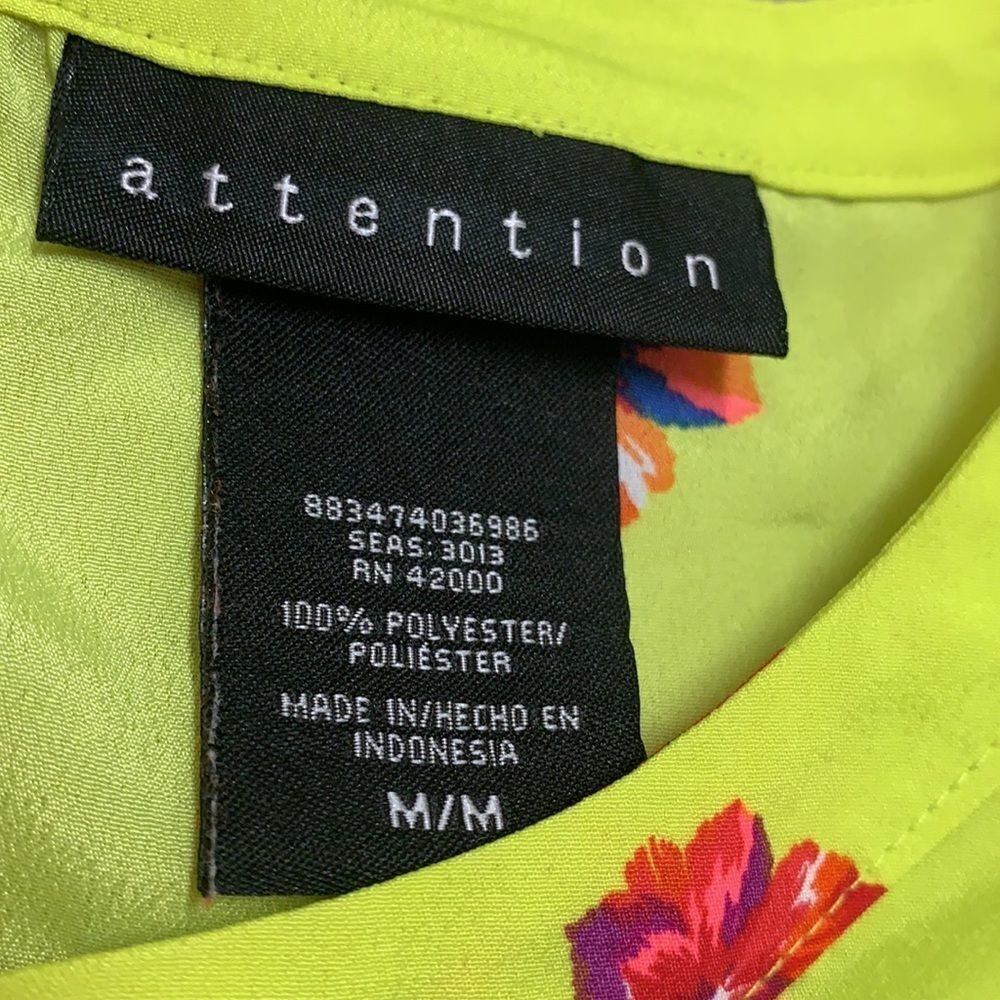 Womens Attention Shortsleeve Floral Shirt‎ - Picture 2 of 5
